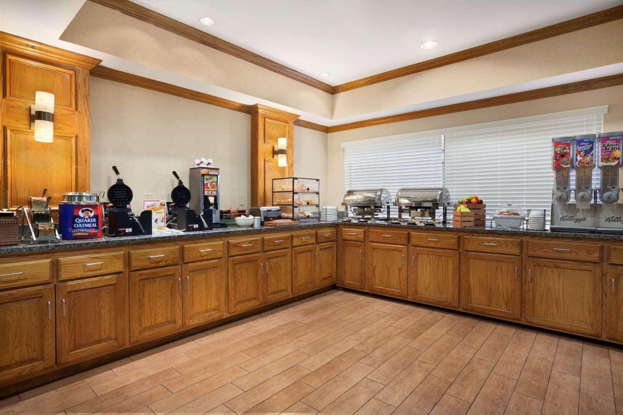 Country Inn & Suites By Radisson, Lubbock, Tx ภายนอก รูปภาพ